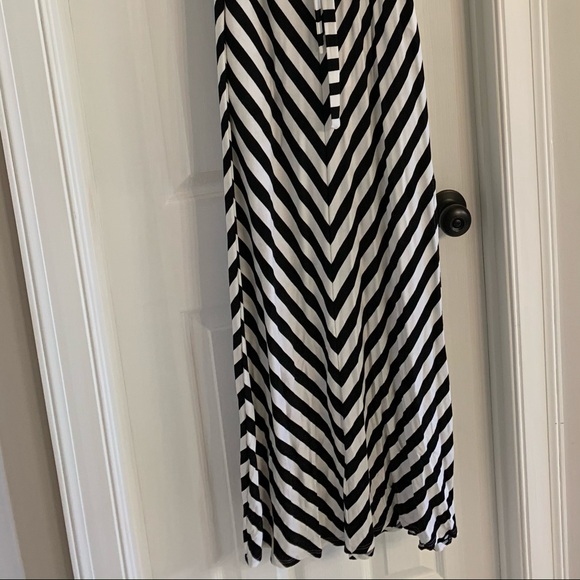 Bebe black and white maxi dress. NWT. - Picture 3 of 4